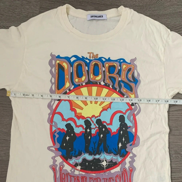Daydreamer The Doors Waiting For The Sun Boyfriend Tee - Size XS - NWOT - Picture 7 of 9